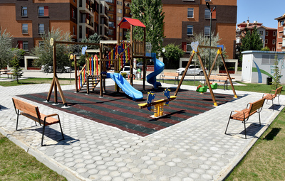 YENİ PARKLARIN YAPIMI SÜRÜYOR